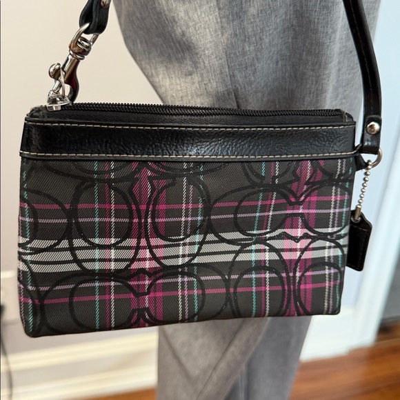 Coach Handbags - Coach EUC plaid canvas wristlet w/ pink lining. & black leather trim w/hang tag
